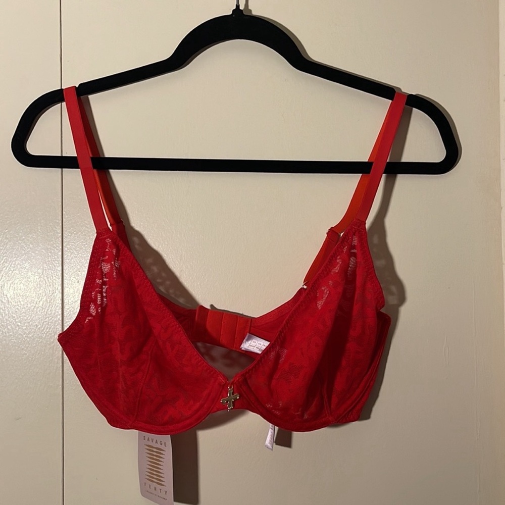 SNOW SALE ❄️ Brand New Savage X Fenty Bra Bundle